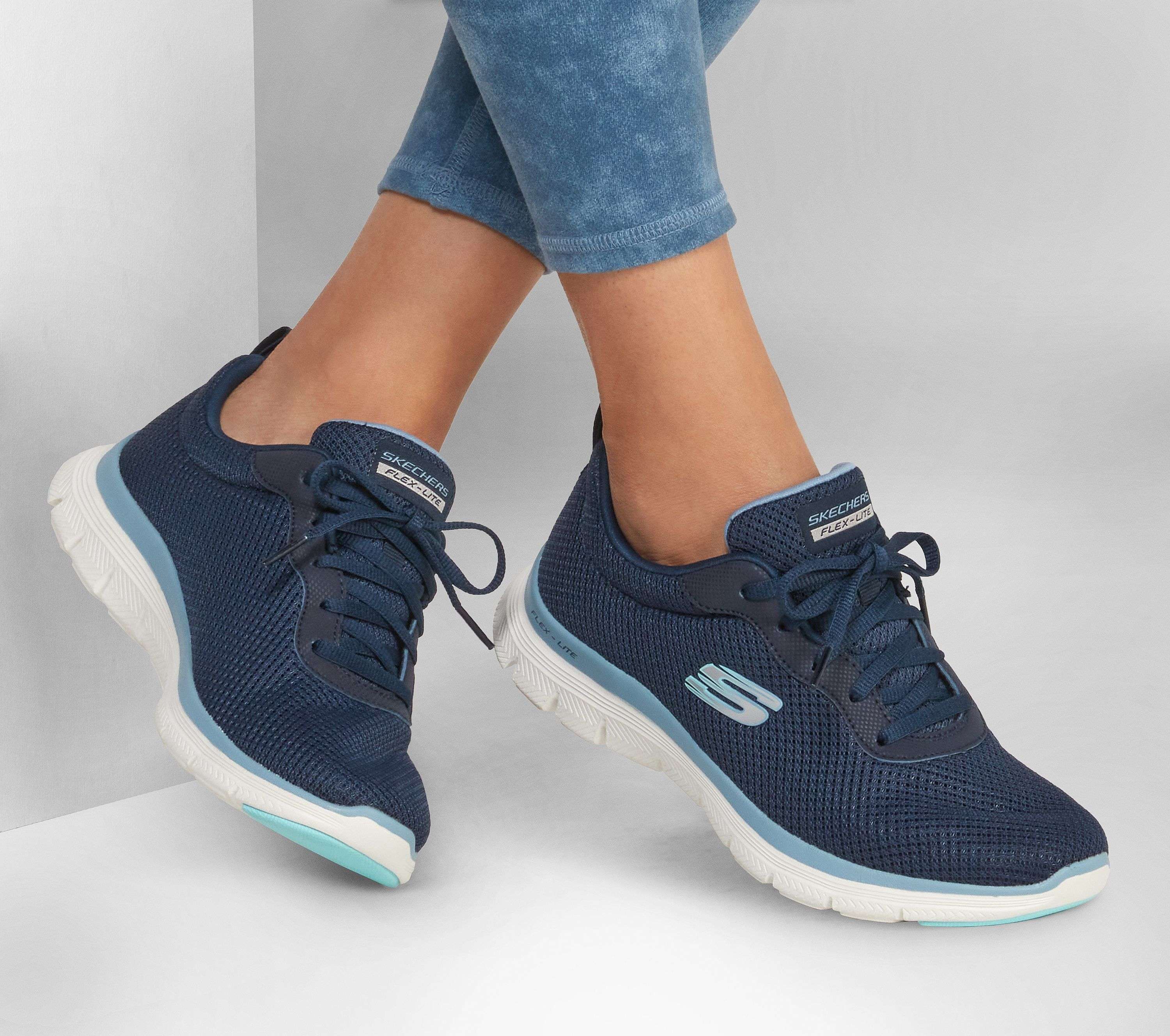 خرید کفش پیاده روی زنانه اسکچرز