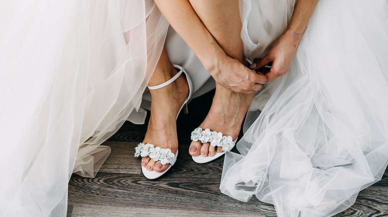 چگونه مناسب ترین کفش عروس را انتخاب کنیم